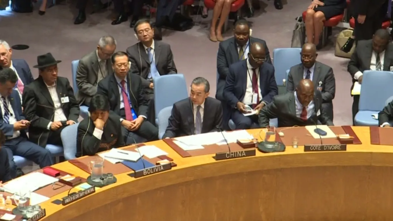 A félidős választásokba való beavatkozással vádolta meg Trump Kínát