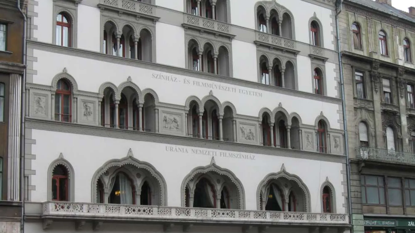 A blokád befejezésére és a normális munka elkezdésére szavazott a dolgozók elsöprő többsége a Színművészeti reggeli gyűlésén