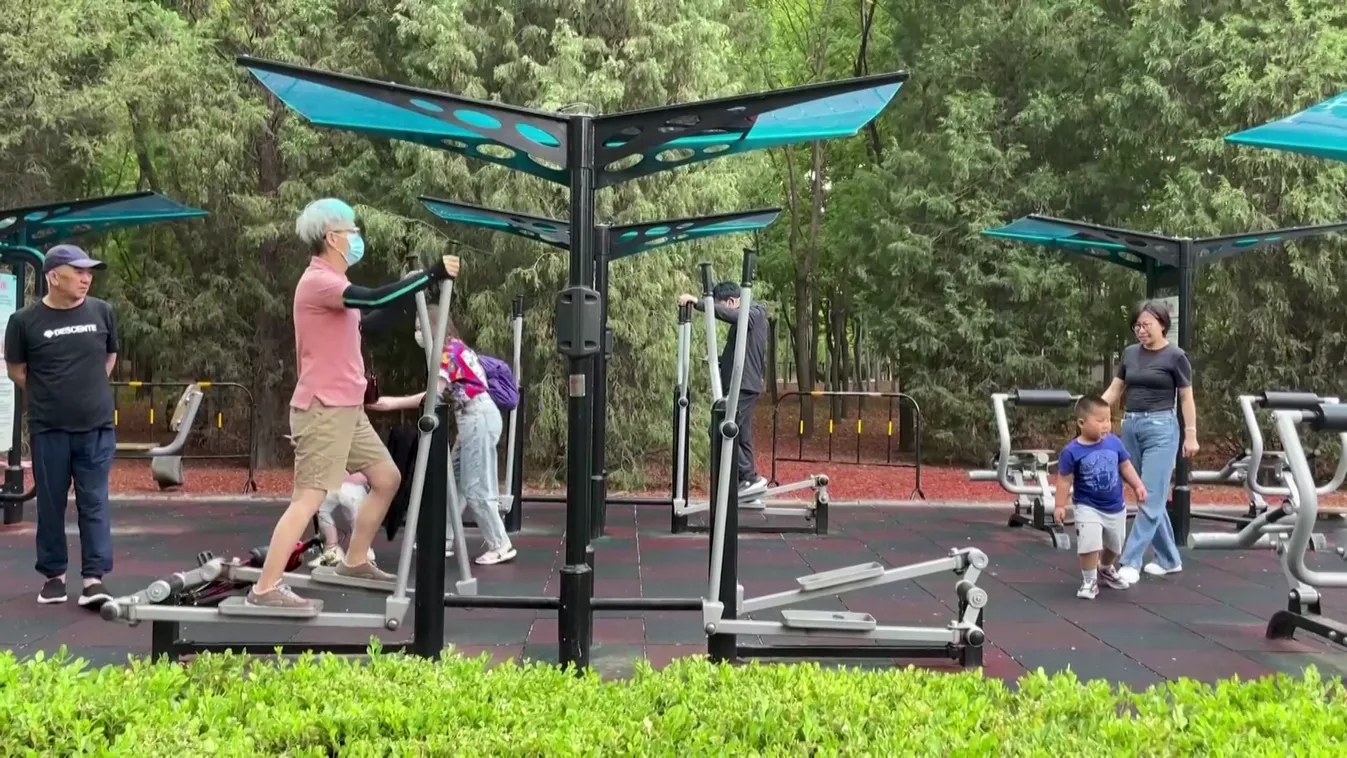 Fokozatosan enyhítenek Kínában