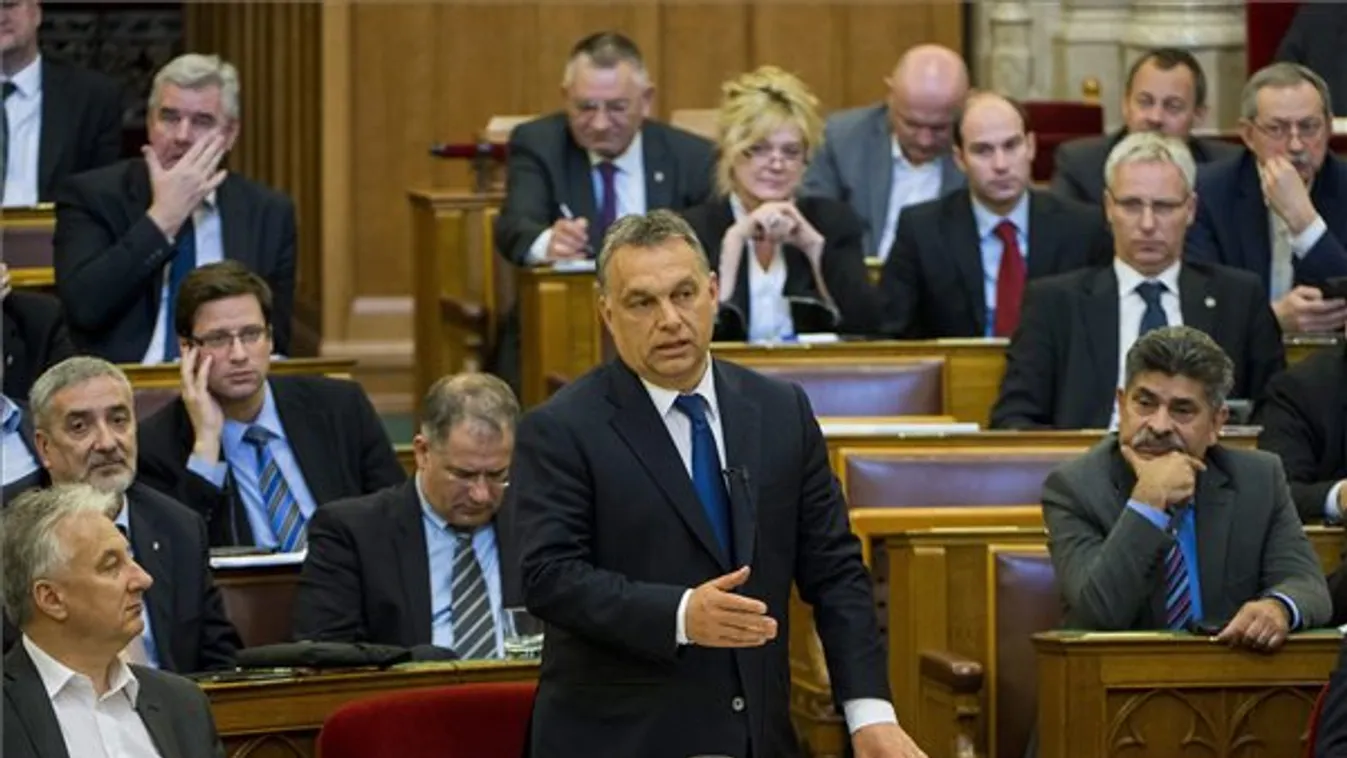 Az ötéves alaptörvényt ünneplik az Országgyűlésben