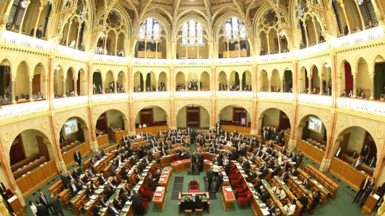 ÉLŐ: napirend előtti felszólalások a parlamentben