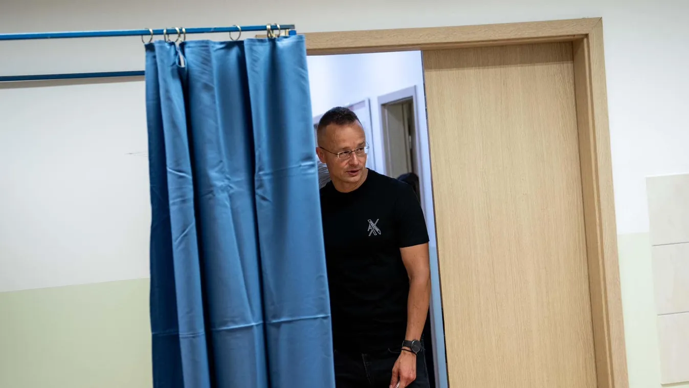 Elsőként szavazott Szijjártó Péter Dunakeszin