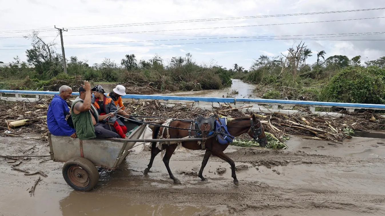 Washington üzent a hurrikán sújtotta Kubába