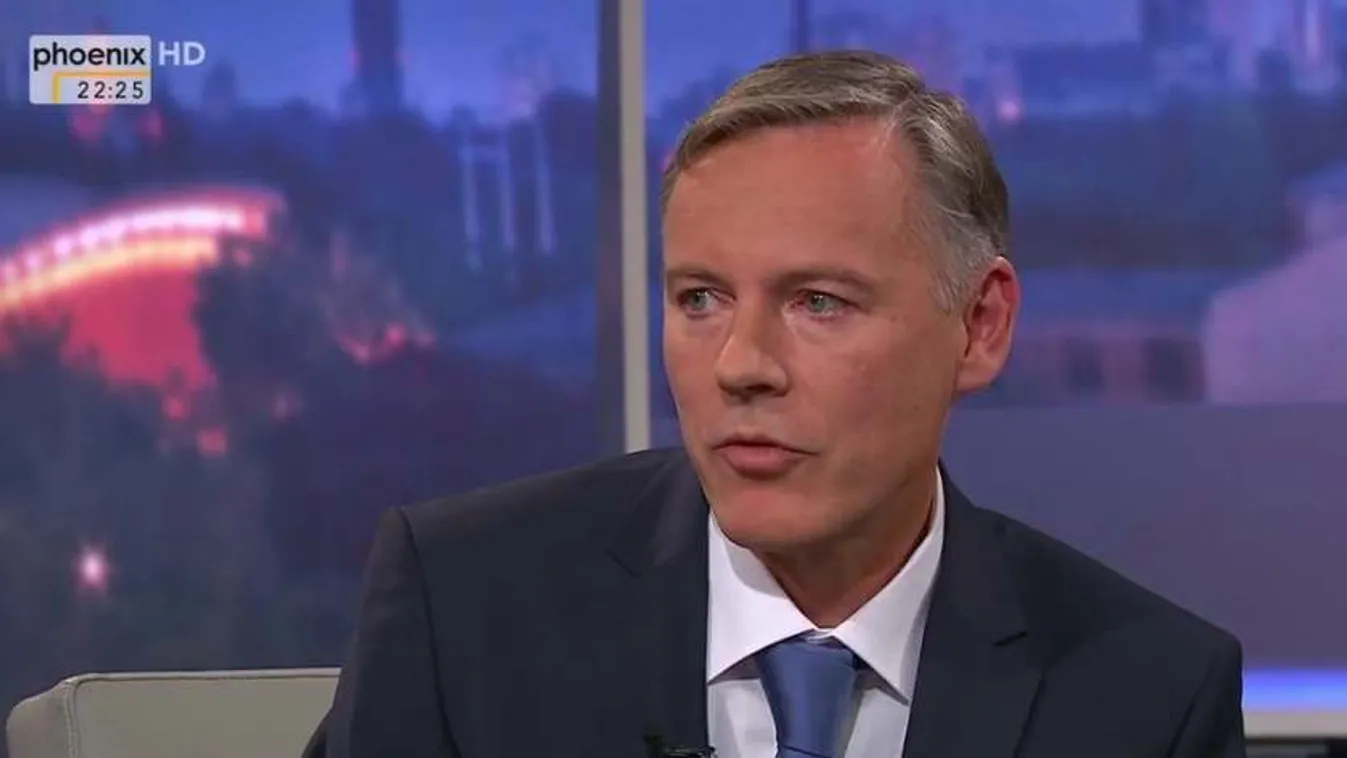 Drasztikus lépés teremthet demokráciát a közösségi médiában