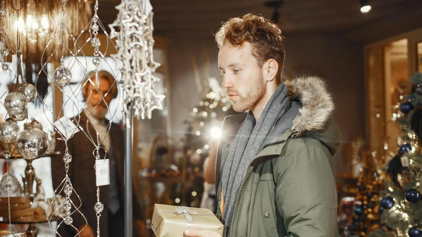 A meghitt pillanatok tudománya: Így tesz boldoggá az ajándékozás