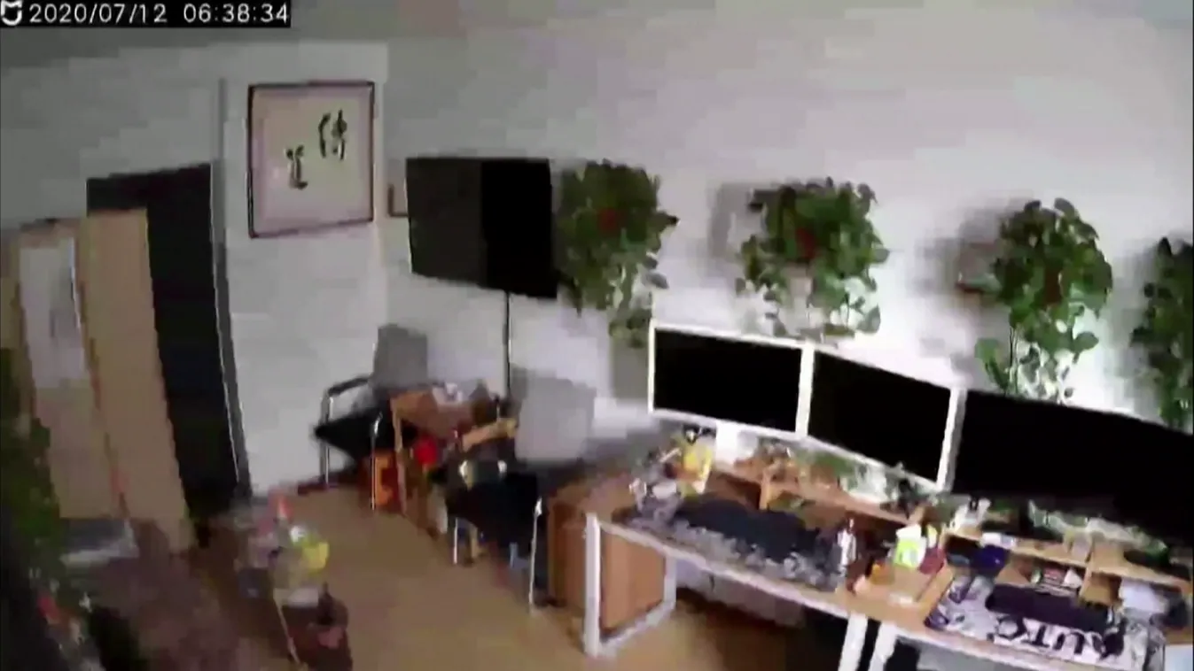 Földrengés rázta meg Kínát