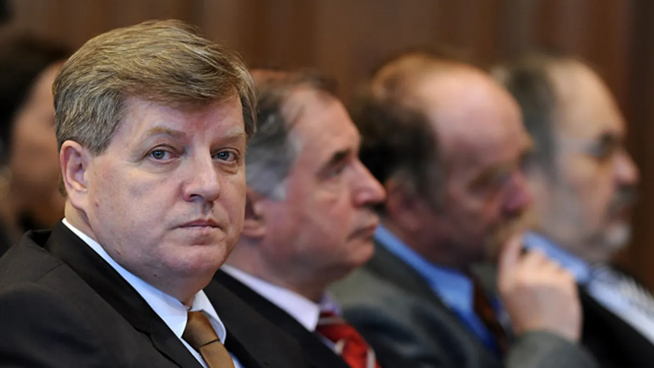 Polgári erények és a féktelen karriervágy – Csörte