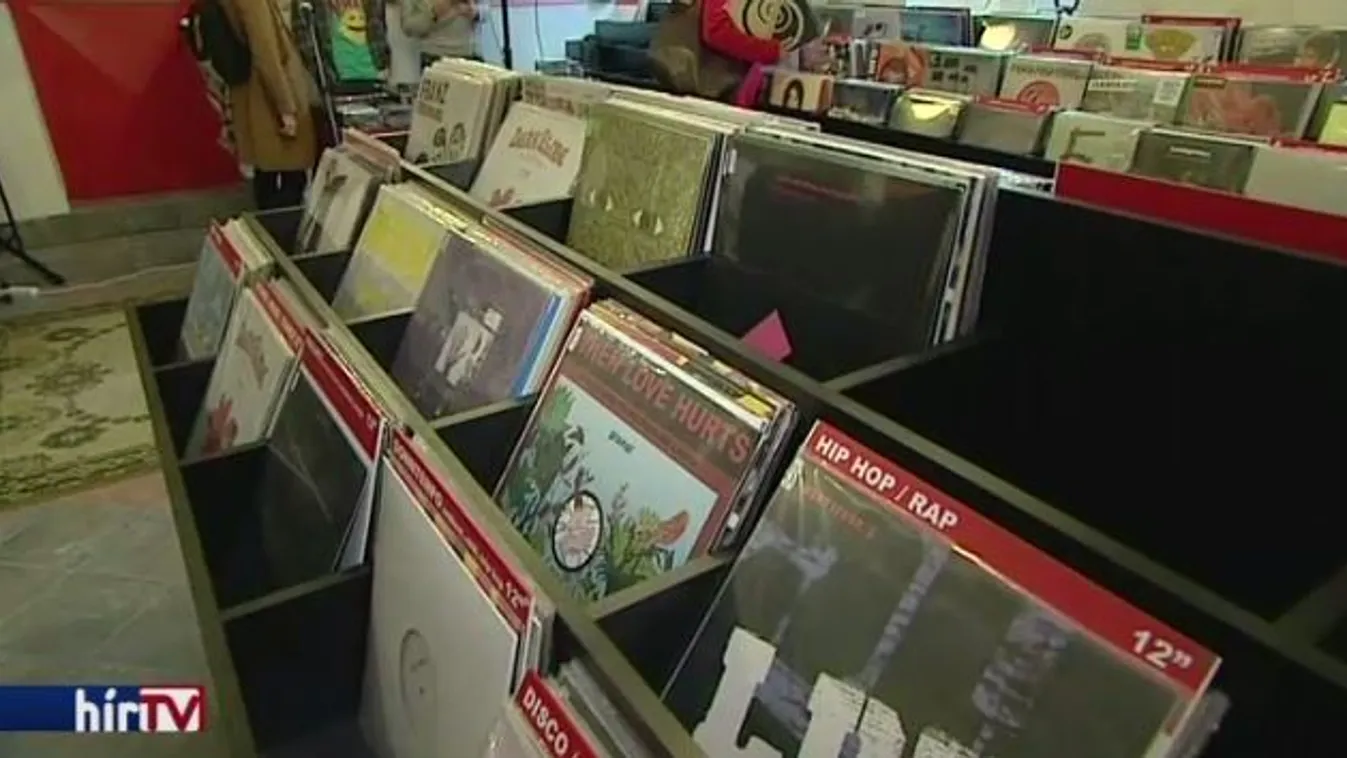 Rengetegen ünnepelték a lemezboltokat