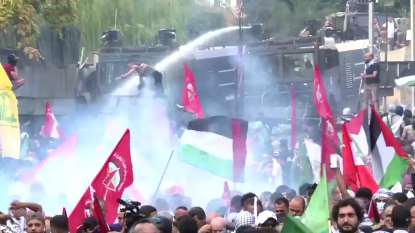 Több száz agresszív tüntető támadta meg a libanoni amerikai nagykövetséget