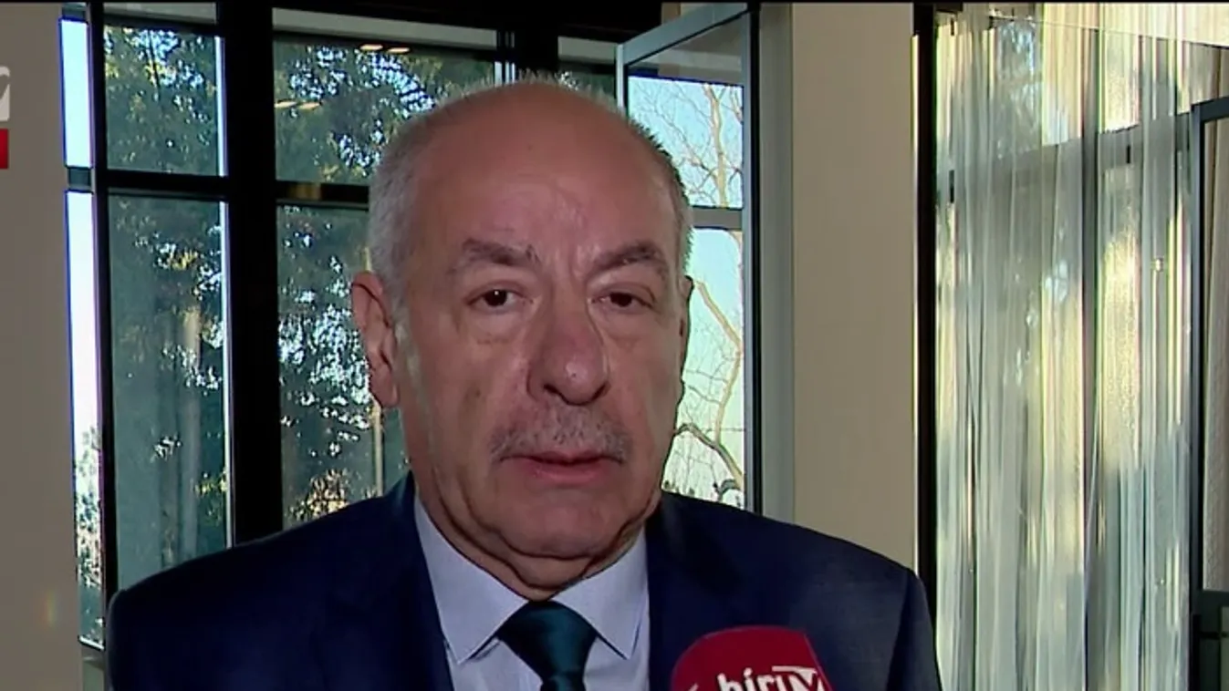 Megindokolta a köztársasági elnök, hogy miért írta alá a gyülekezési törvény módosítását + videó