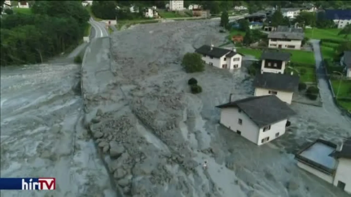 Sár- és kőlavina zúdult egy svájci falura