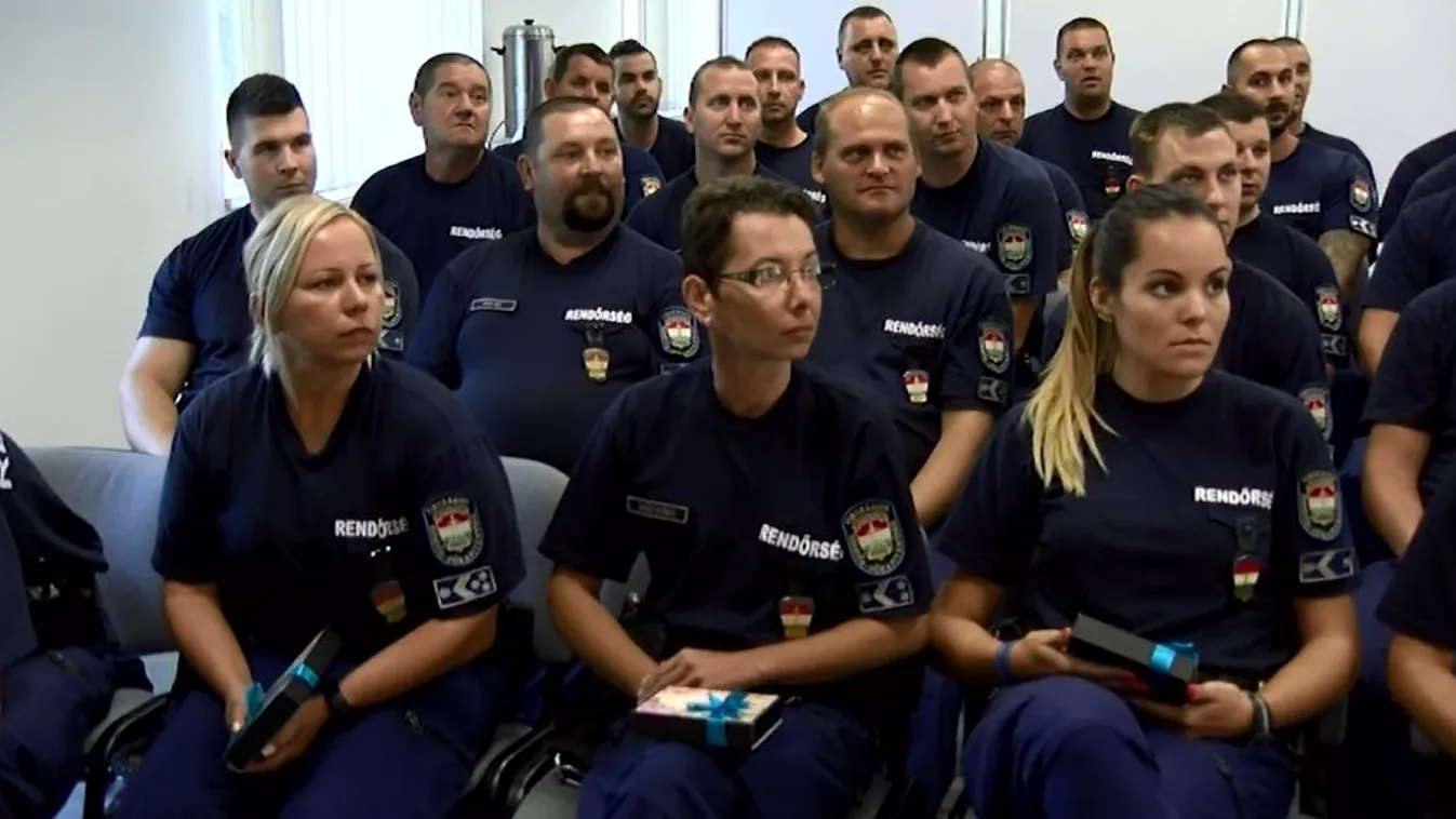 A migráció megfékezésében szerepet játszó magyar rendőrök tértek haza