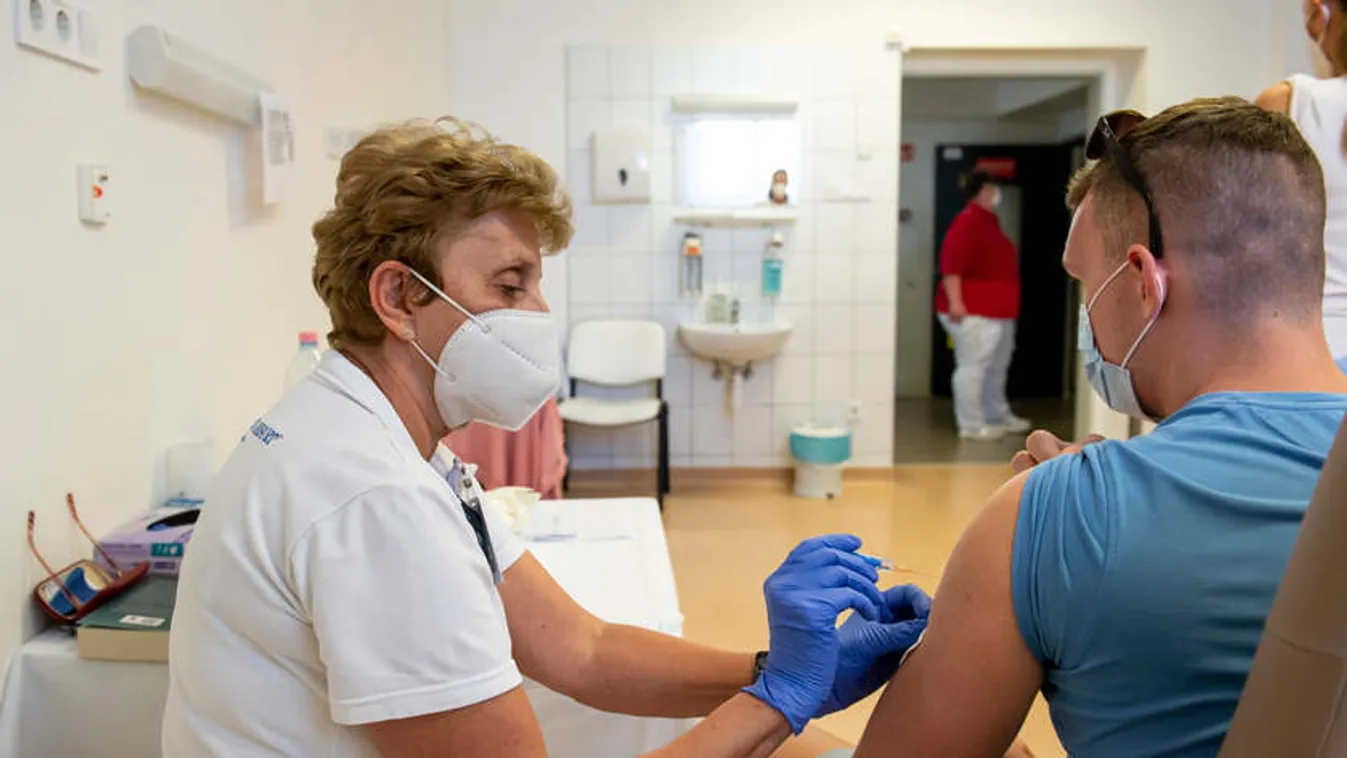 Egyre többen kérhetik akár a munkahelyükön is a vakcina beadását