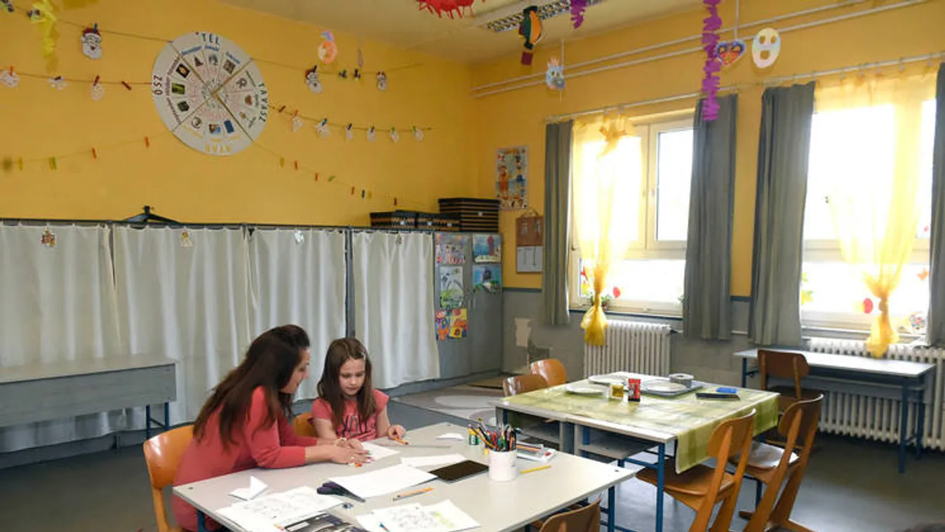 Senki se maradjon jövedelem nélkül az oktatásban