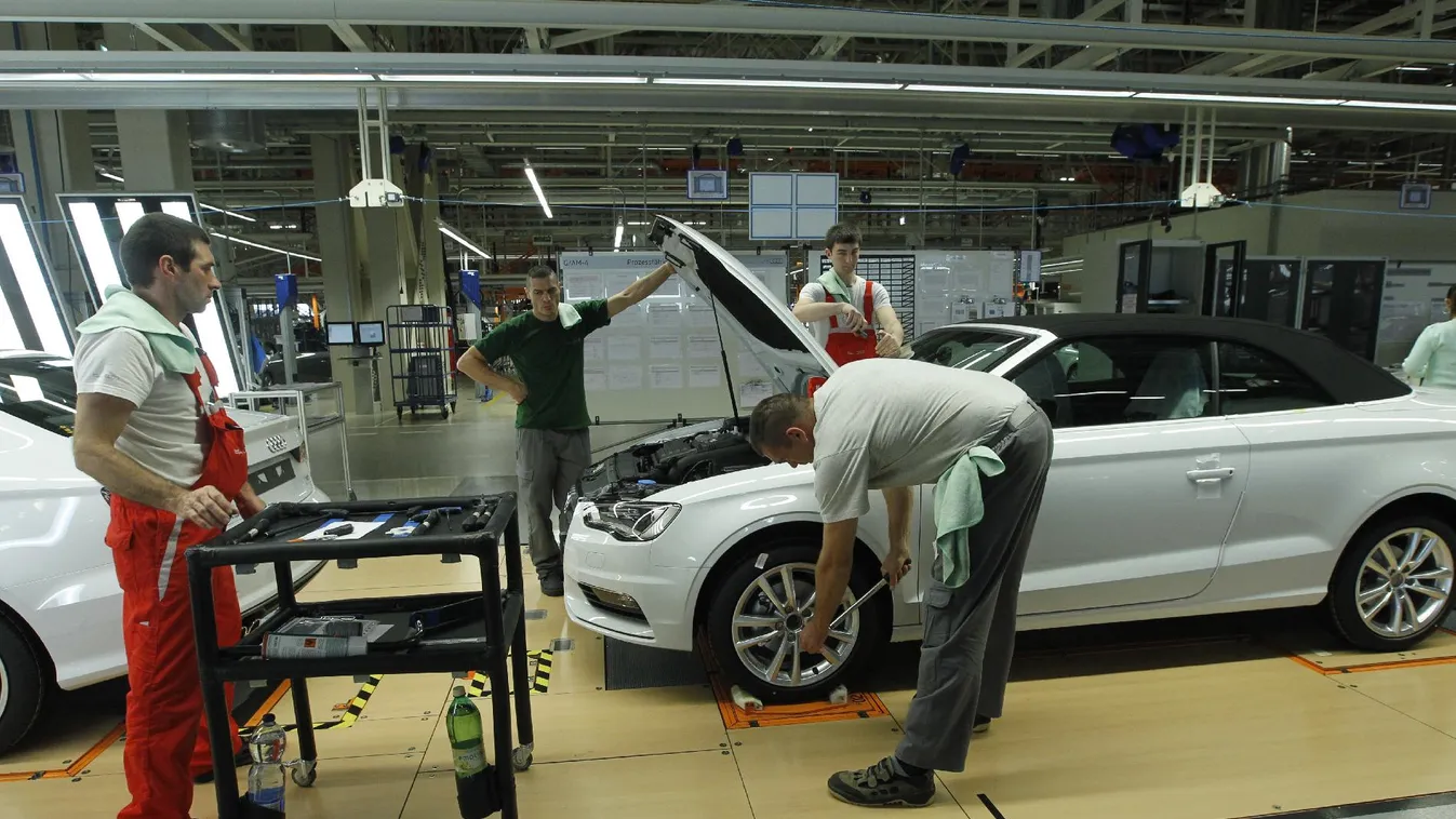 Fontos bejelentést tett az MNB, miközben januárban is nőttek a bérek