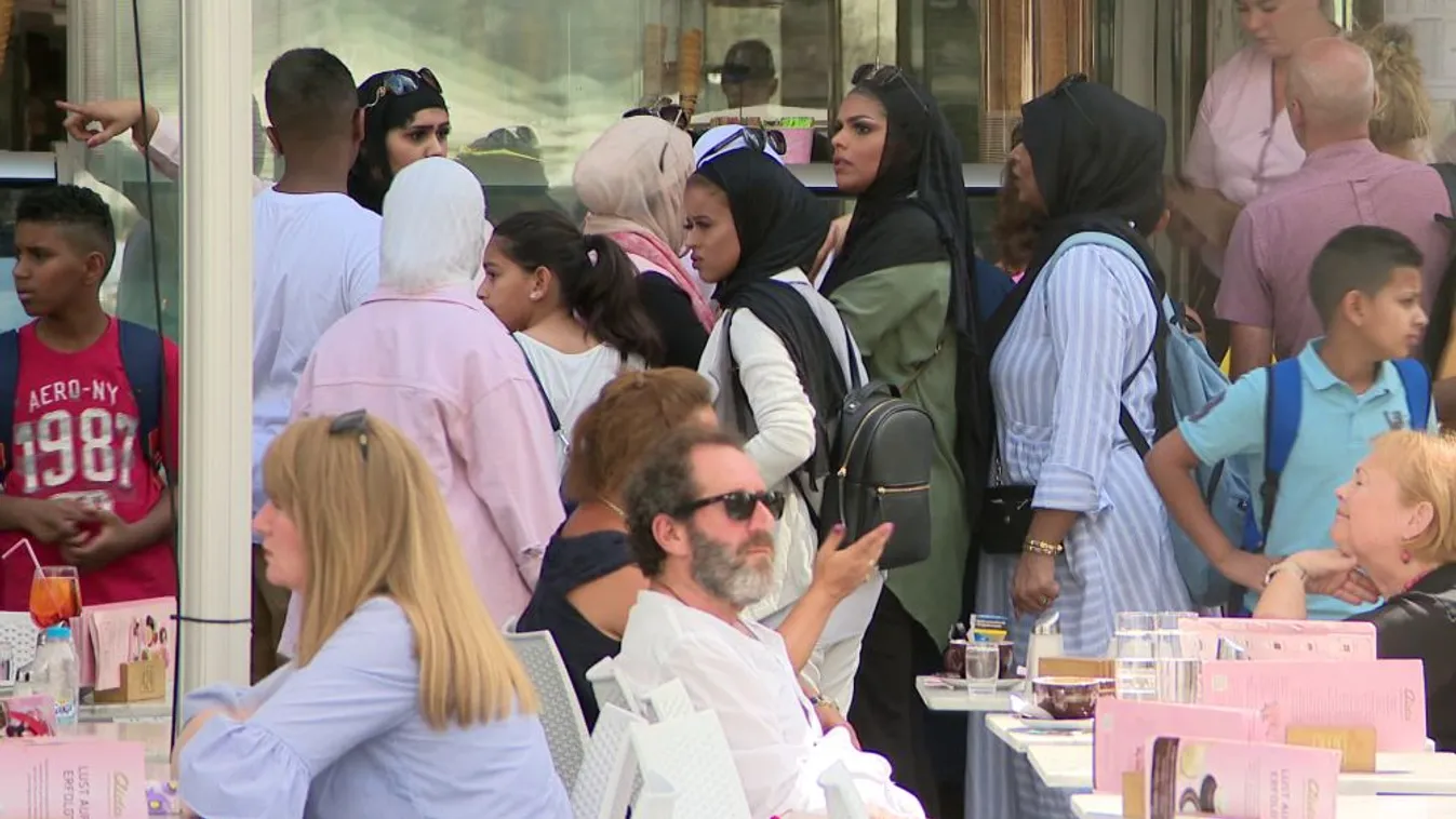 Az osztrák kormány eltörölte a migránsok órabércsökkentését