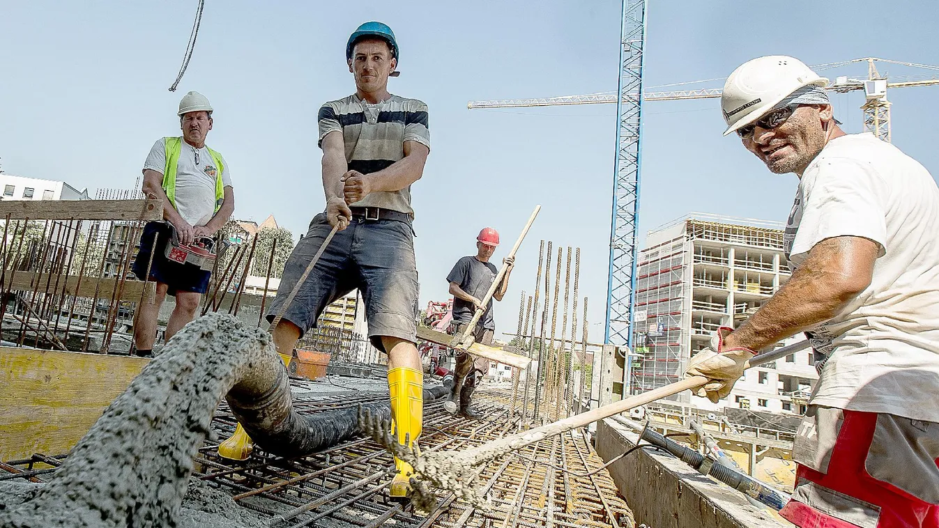 Több tízezer ember hiányzik az építőiparból