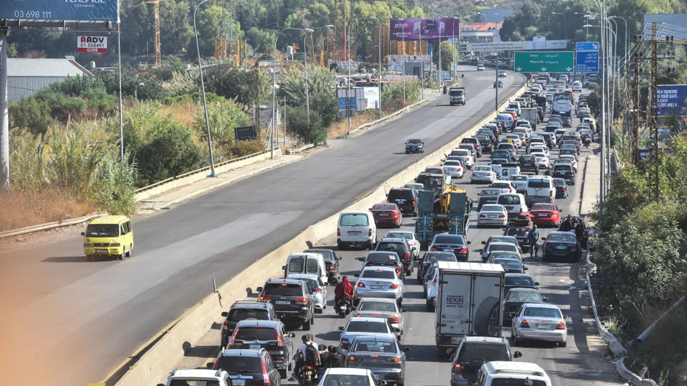 Ezrével menekülnek Libanonból + videó