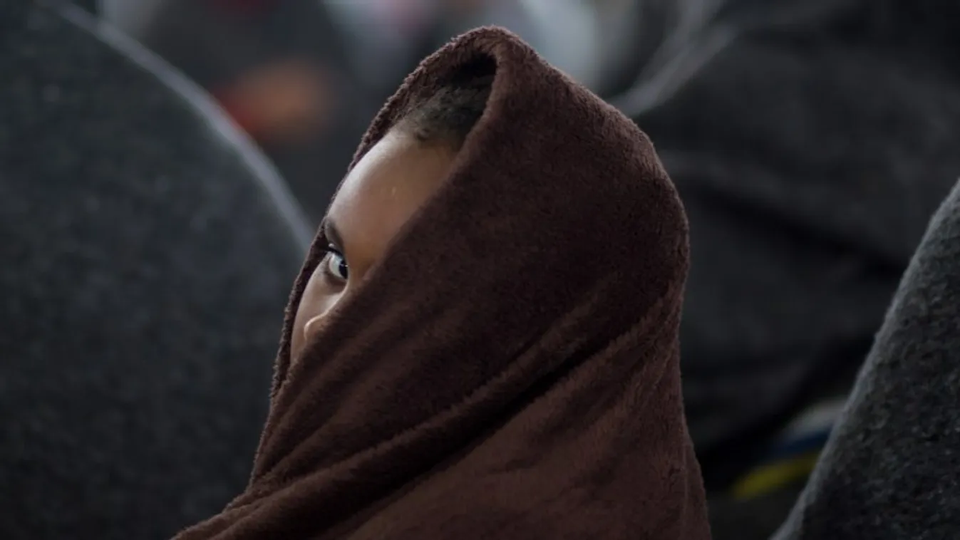 Kétszázezerből tízezren kértek menedékjogot