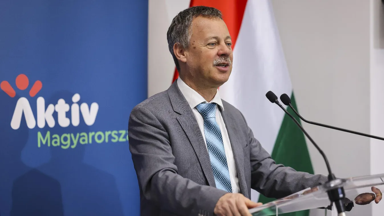 Révész Máriusz: az idén 230 millió forint támogatást nyújtanak az Aktív Idősek Programmal