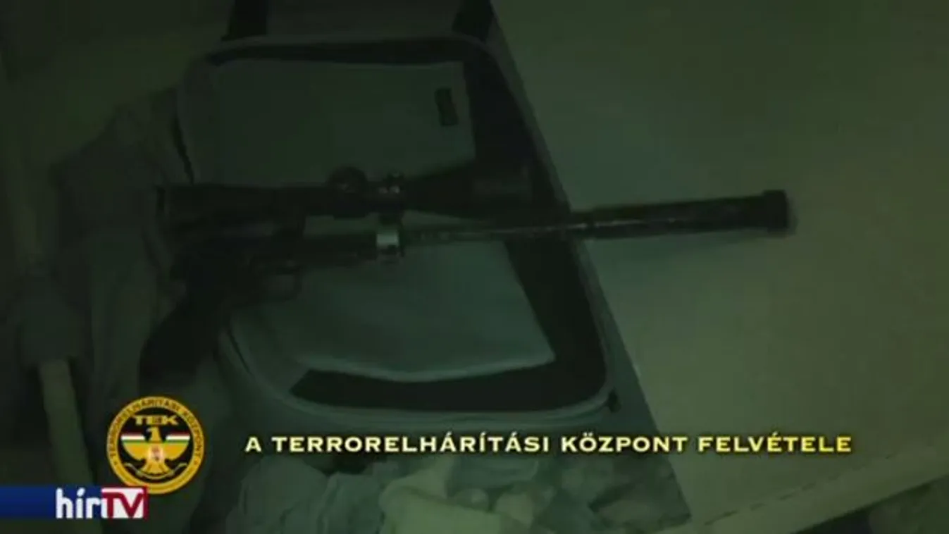 Fegyvereket foglalt le a TEK