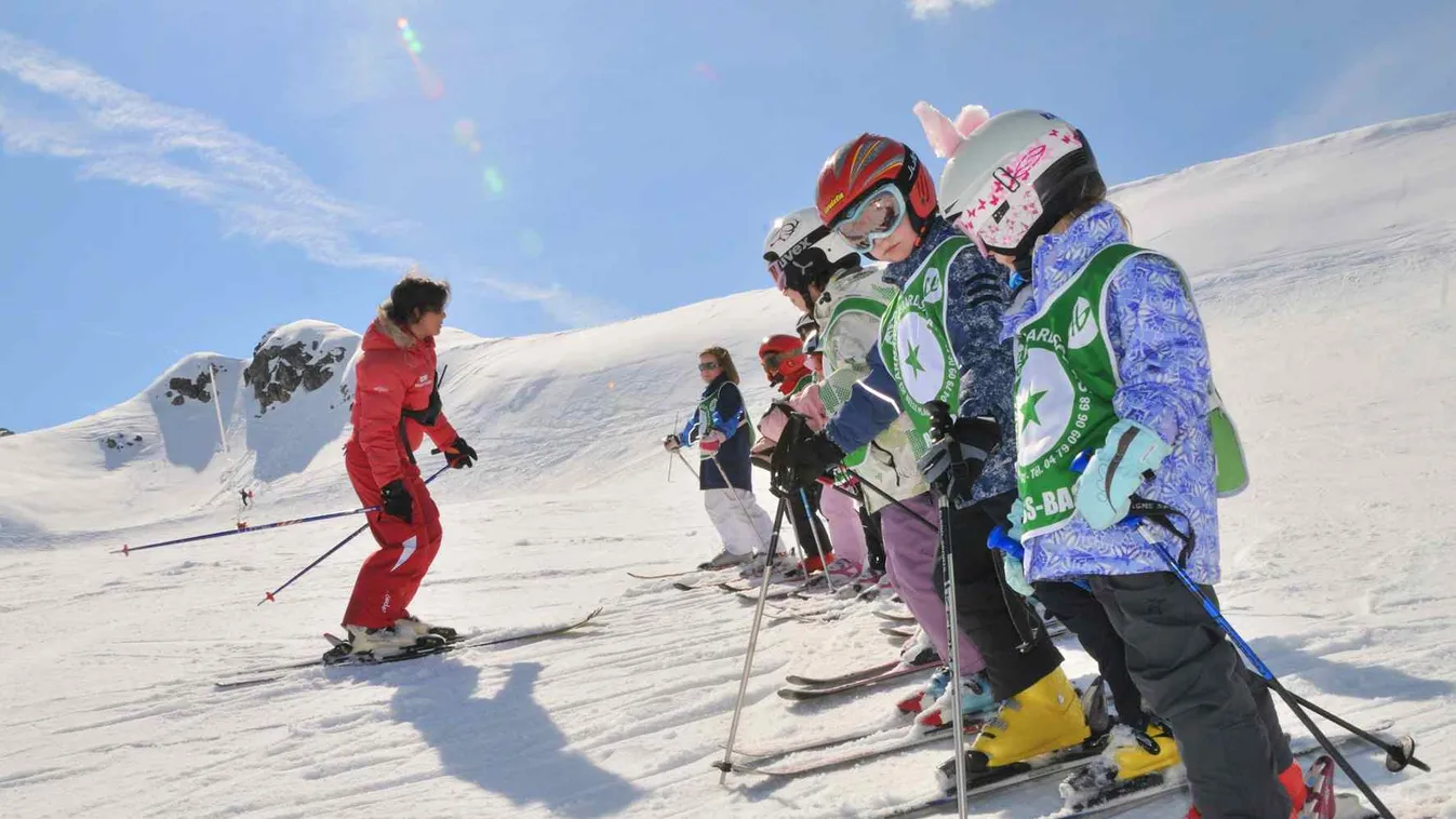Új pályával bővült a síiskola – Befutó Szabad stílus