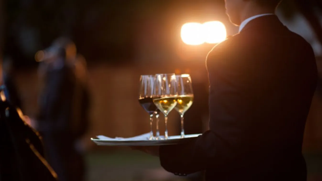 Hol vagytok ti, magyar pincérek? – Reggeli járat