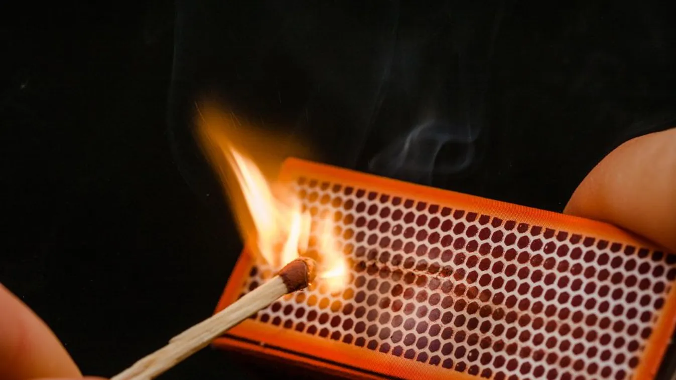 Felgyújtotta magát egy szíriai kurd az ENSZ menekültügyi hivatala előtt