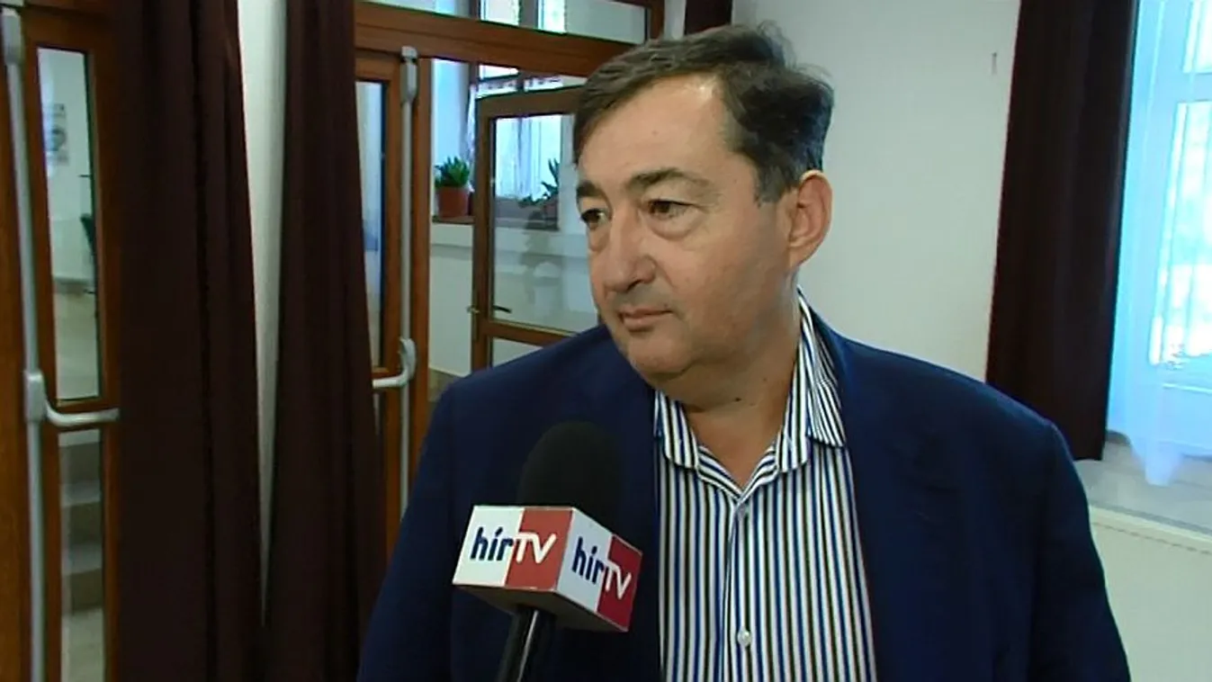 Nincs akadály Mészáros Lőrinc előtt