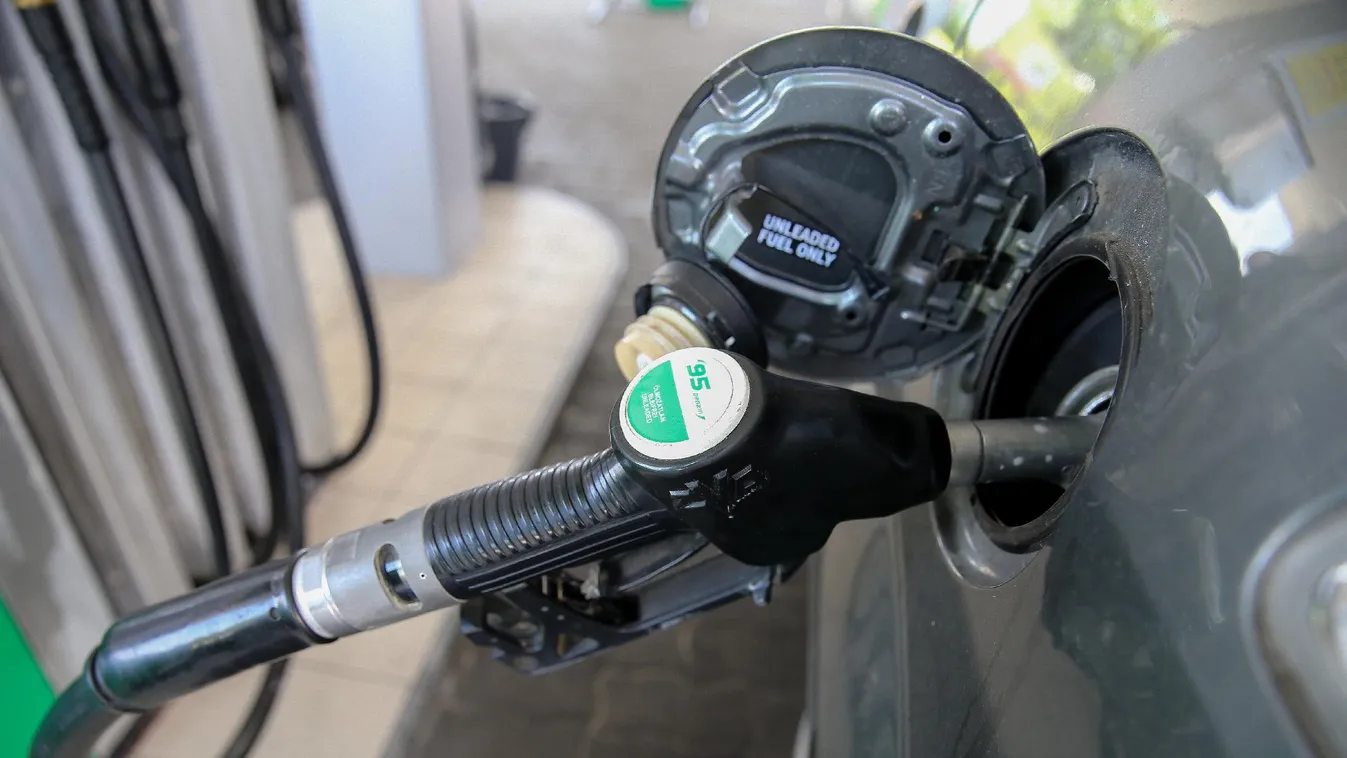 Mától drágábban tankolhatunk