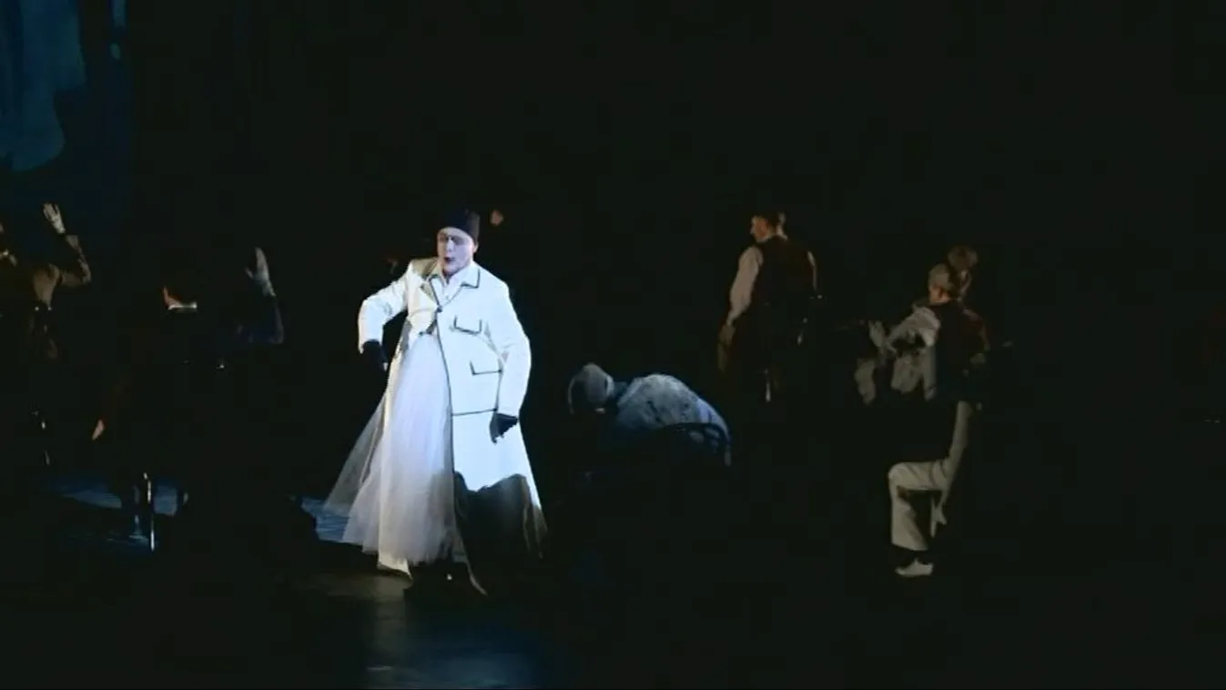 Öt Ádám és öt Éva a színpadon