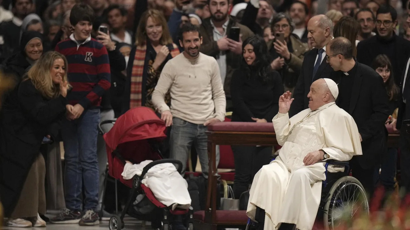 Ferenc pápa elesett a Szent Márta-házban