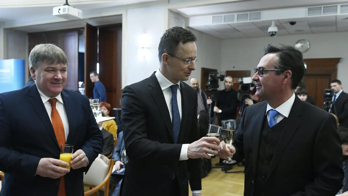 Szijjártó: Megdőlt a régi gazdasági dogma