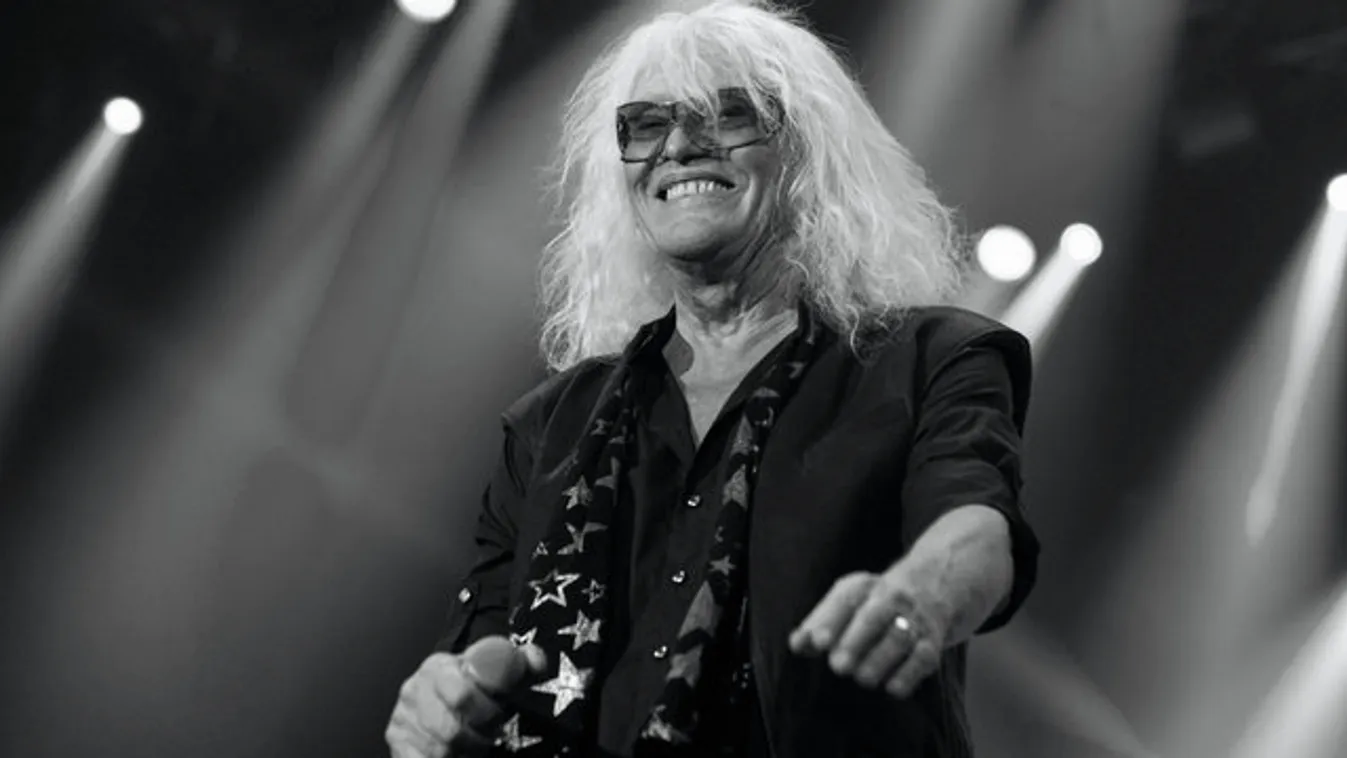 Elhunyt Kóbor János