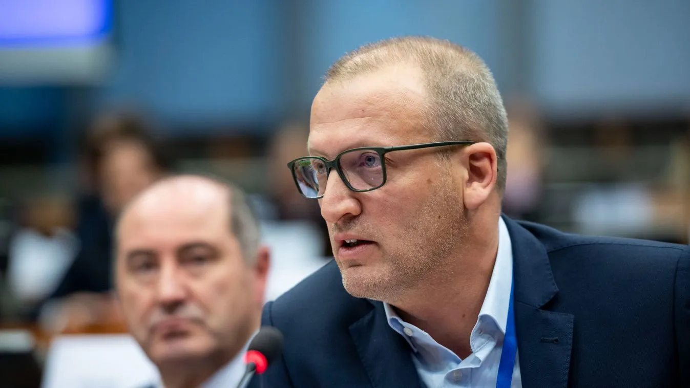 A Tisza új, egészségügyért felelős politikusa kórházi osztályok bezárásáról értekezett