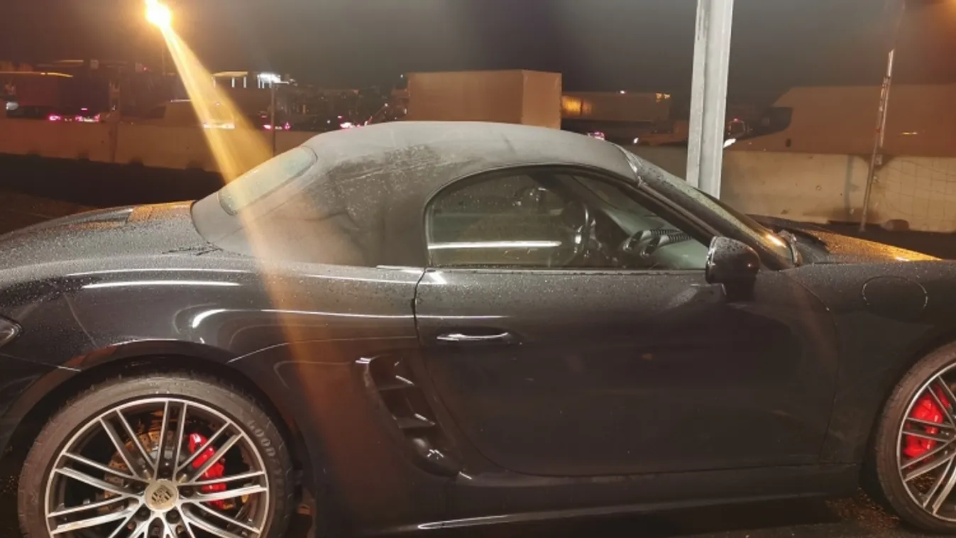 26 millió forint értékű sportautót foglaltak le Csanádpalotán