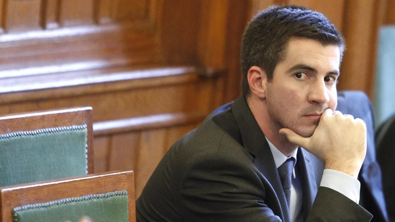 Kocsis Máté: Az ellenzék helyett, csak néhány szelfibot maradt