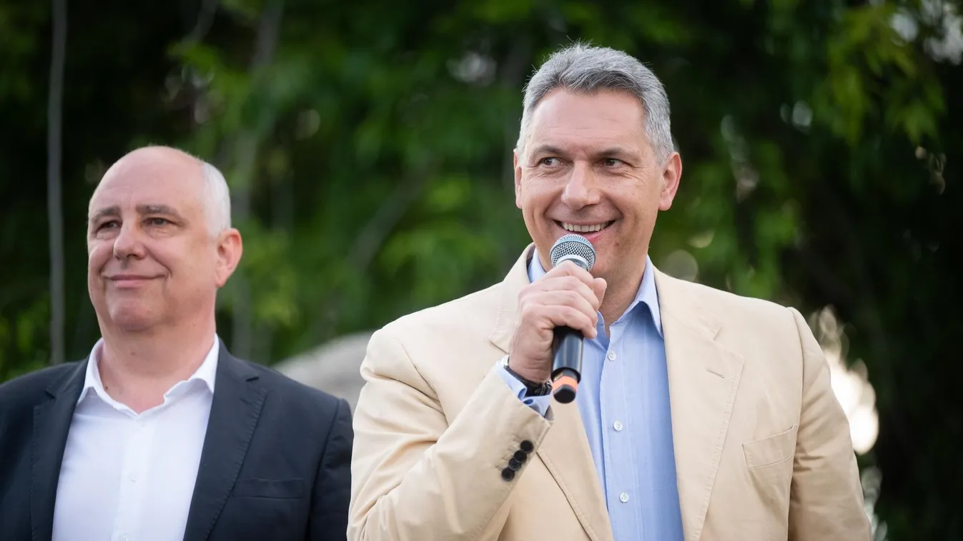 Lázár János: Ha egy politikus a háborúhoz asszisztál, akkor az idegen érdekeket szolgál