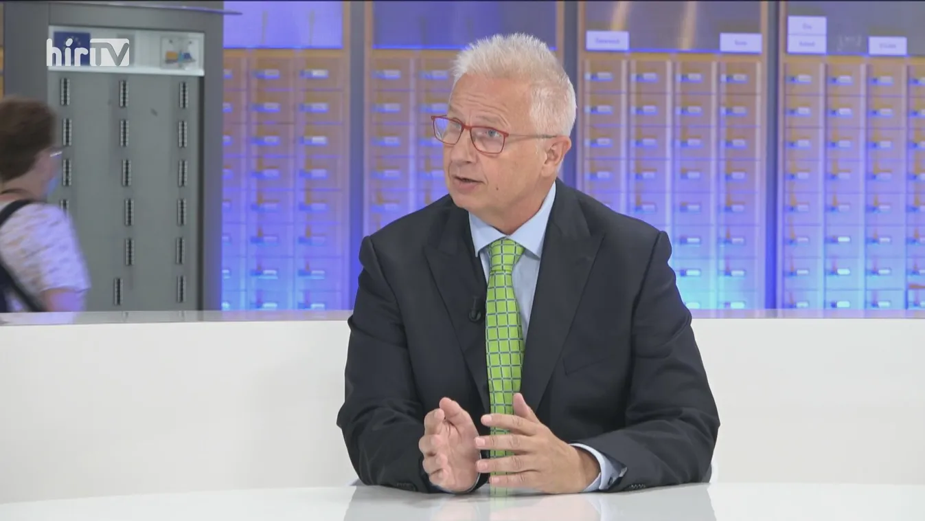 Trócsányi: Politikailag aggályos a helyreállítási pénzek halasztása
