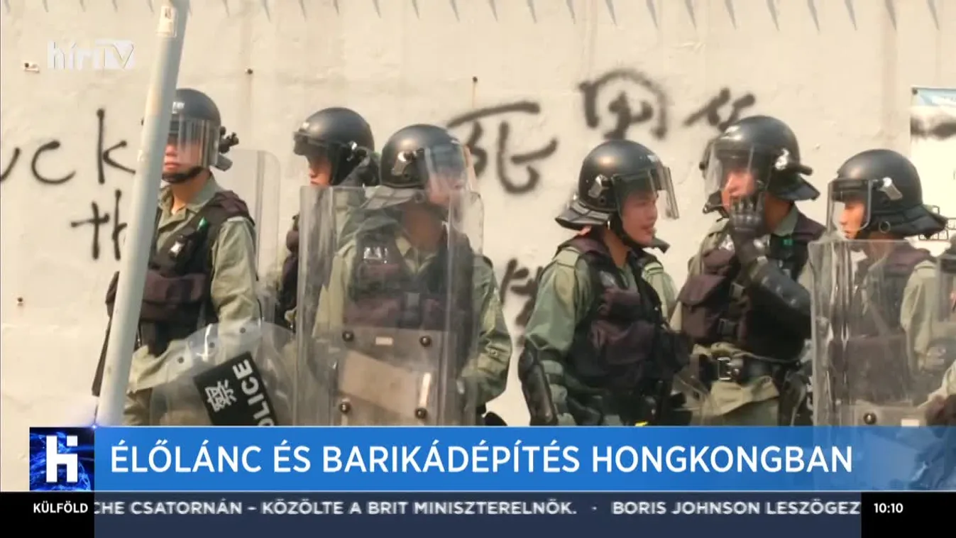 Élőlánc és barikádépítés Hongkongban