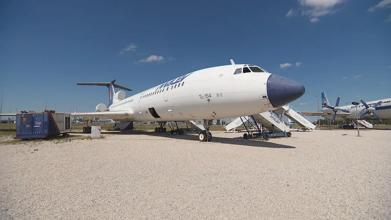 Repülőtér éjszakája az Aeroparkban