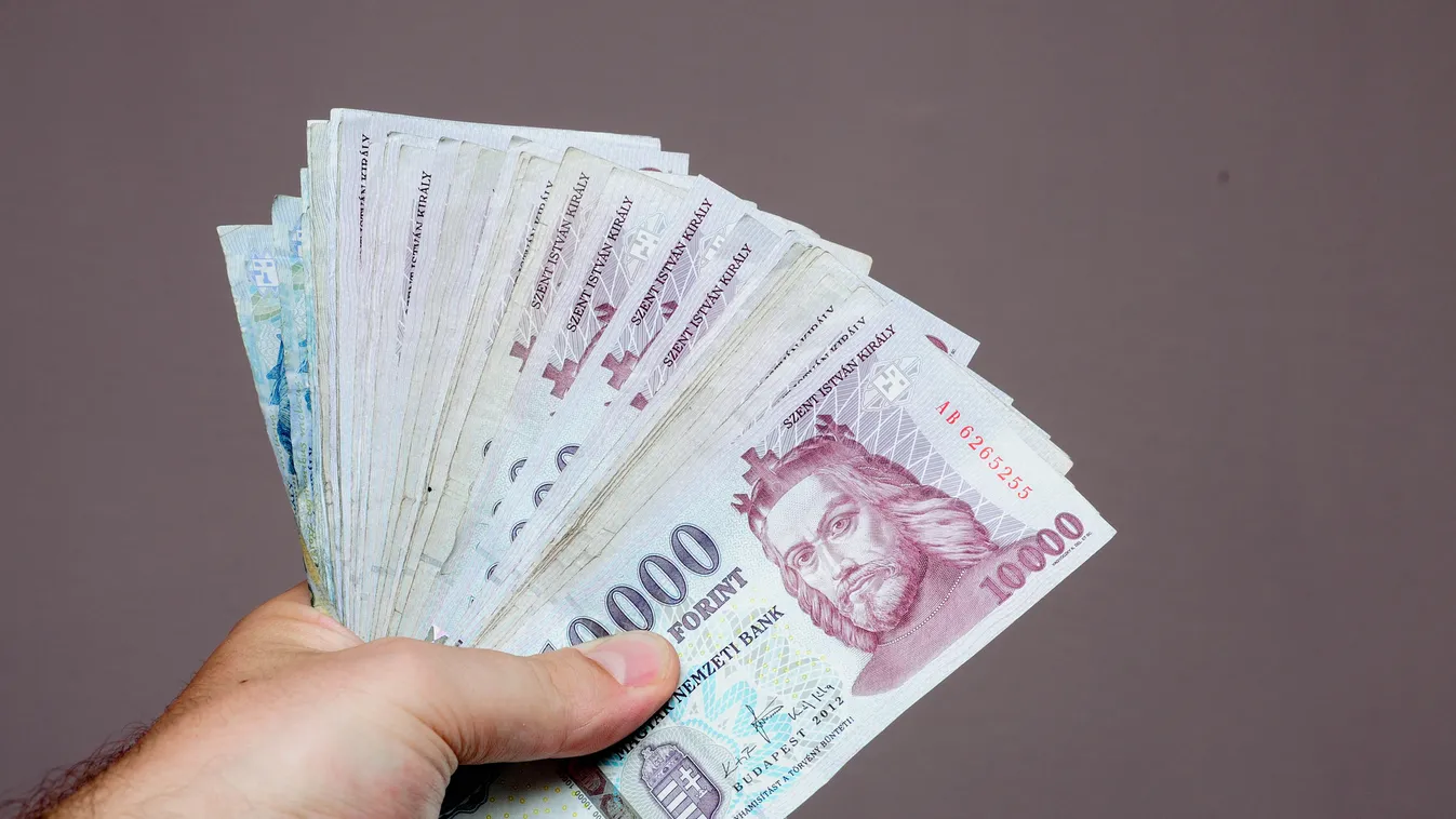 KSH: Márciusban is kétszámjegyű volt a keresetek emelkedése