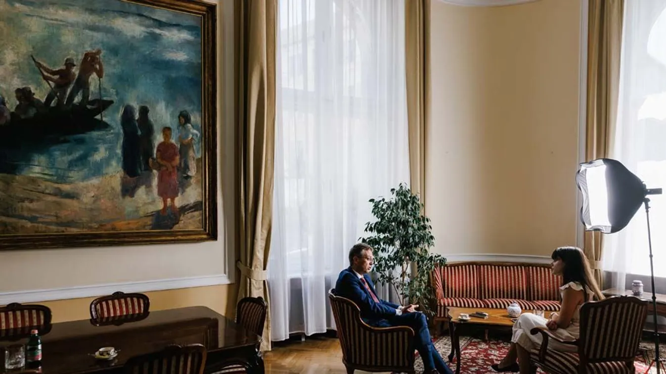 Hankó Balázs: a kormány politikájának üzenete, hogy a családalapítás értékvállalást is jelent