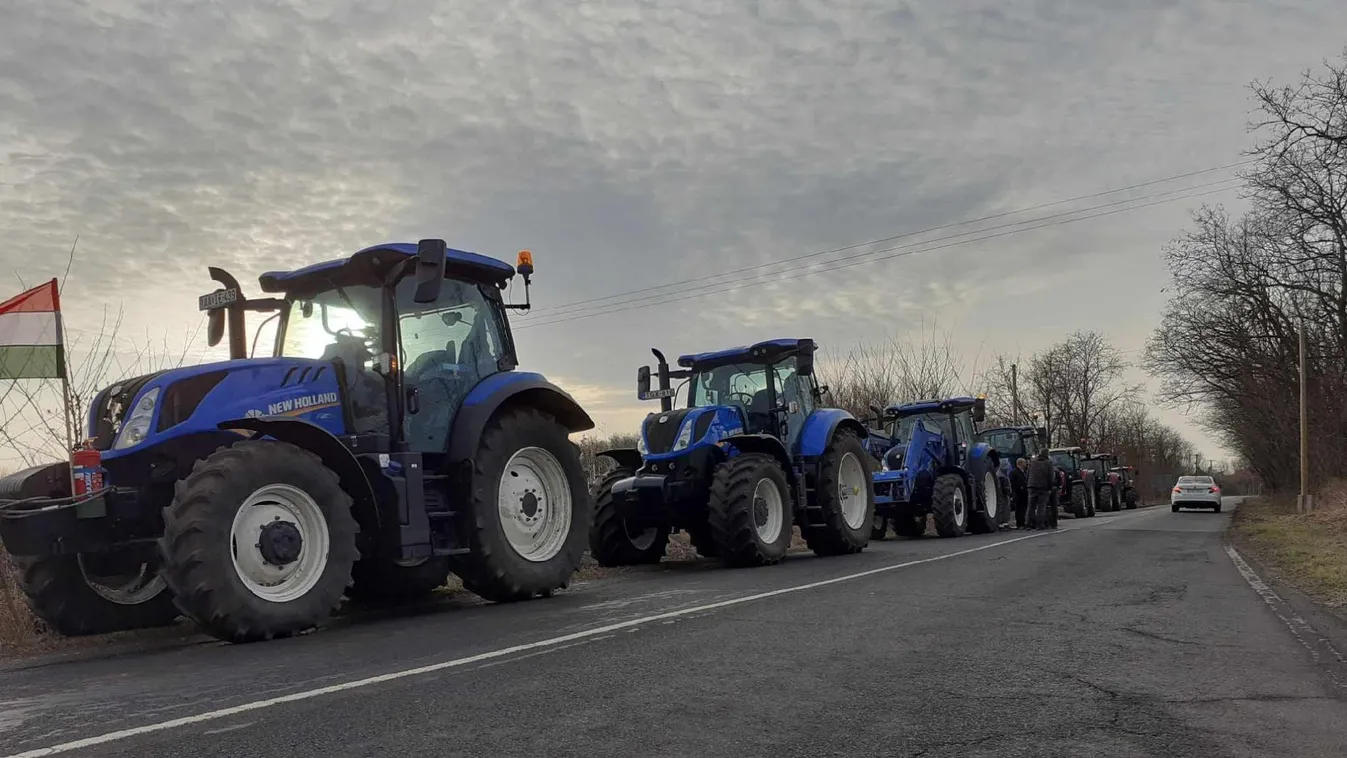 Robognak a traktorok Záhony irányába, kezdődik a gazdatüntetés + videó