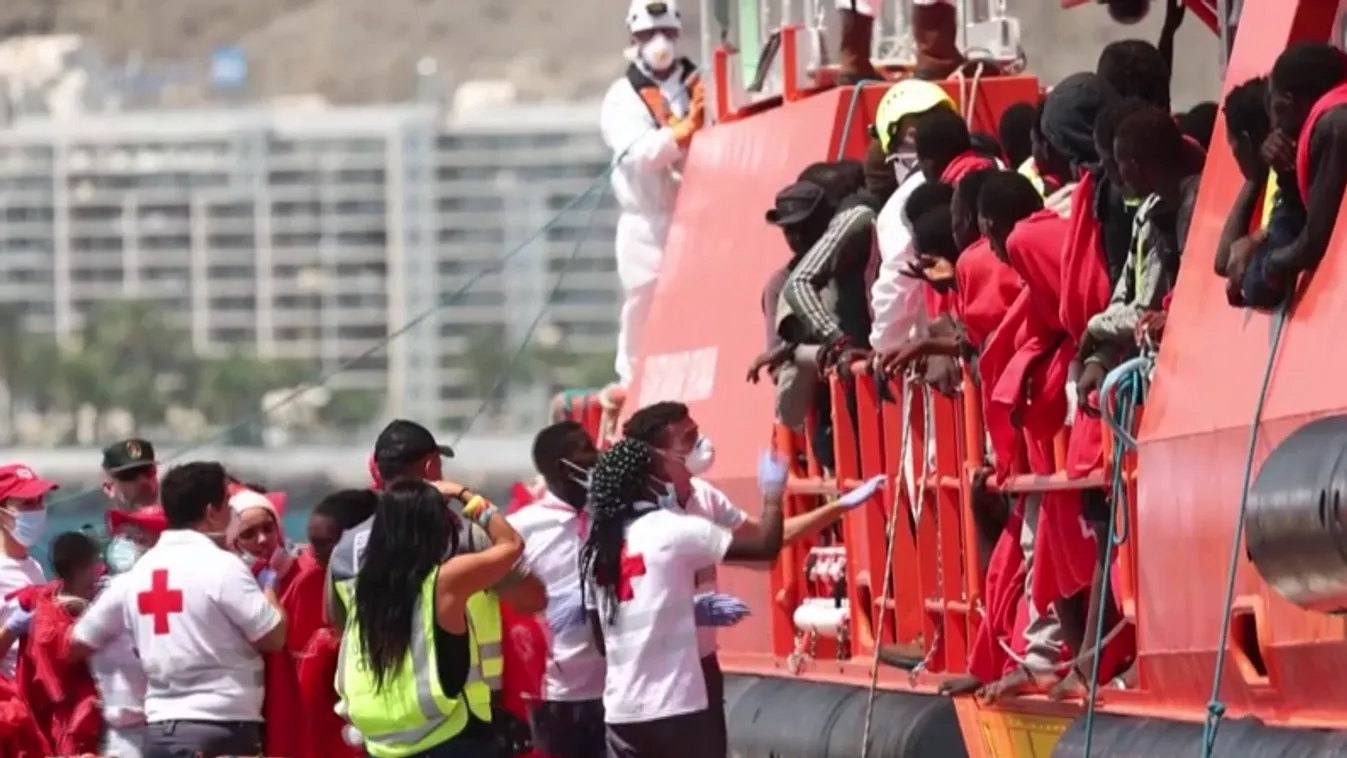 Összeomlik a Kanári-szigetek ellátórendszere az erősödő migrációs hullámban + videó