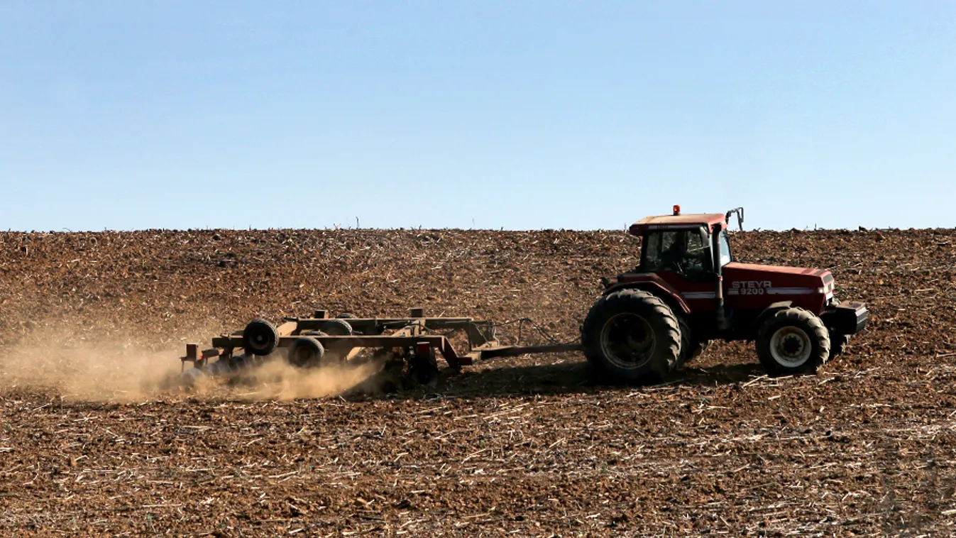 Jellemzően hitelből fejlesztik a gépparkjaikat a gazdák