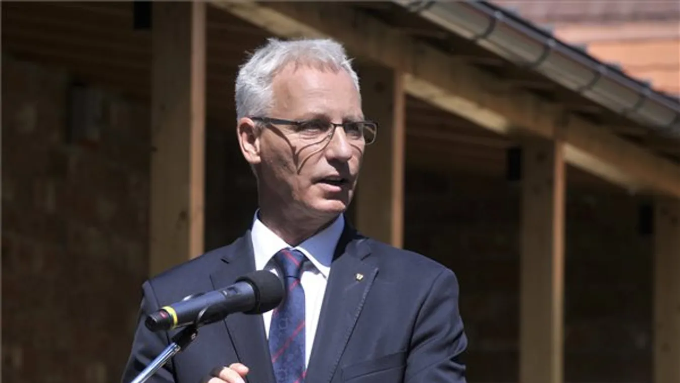 Soltész: Tíz év alatt több mint háromezer templom újult meg a Kárpát-medencében