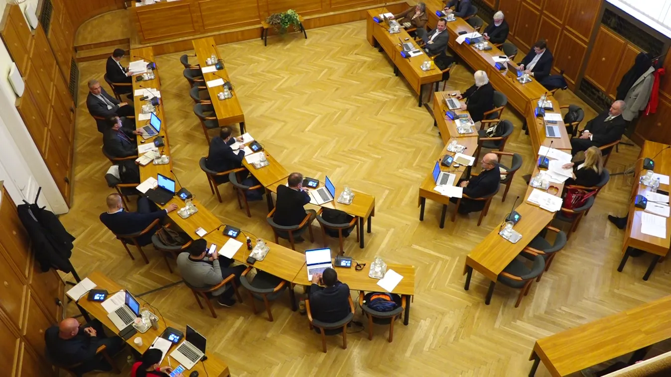 Fidesz: Adósságban úszik Pécs