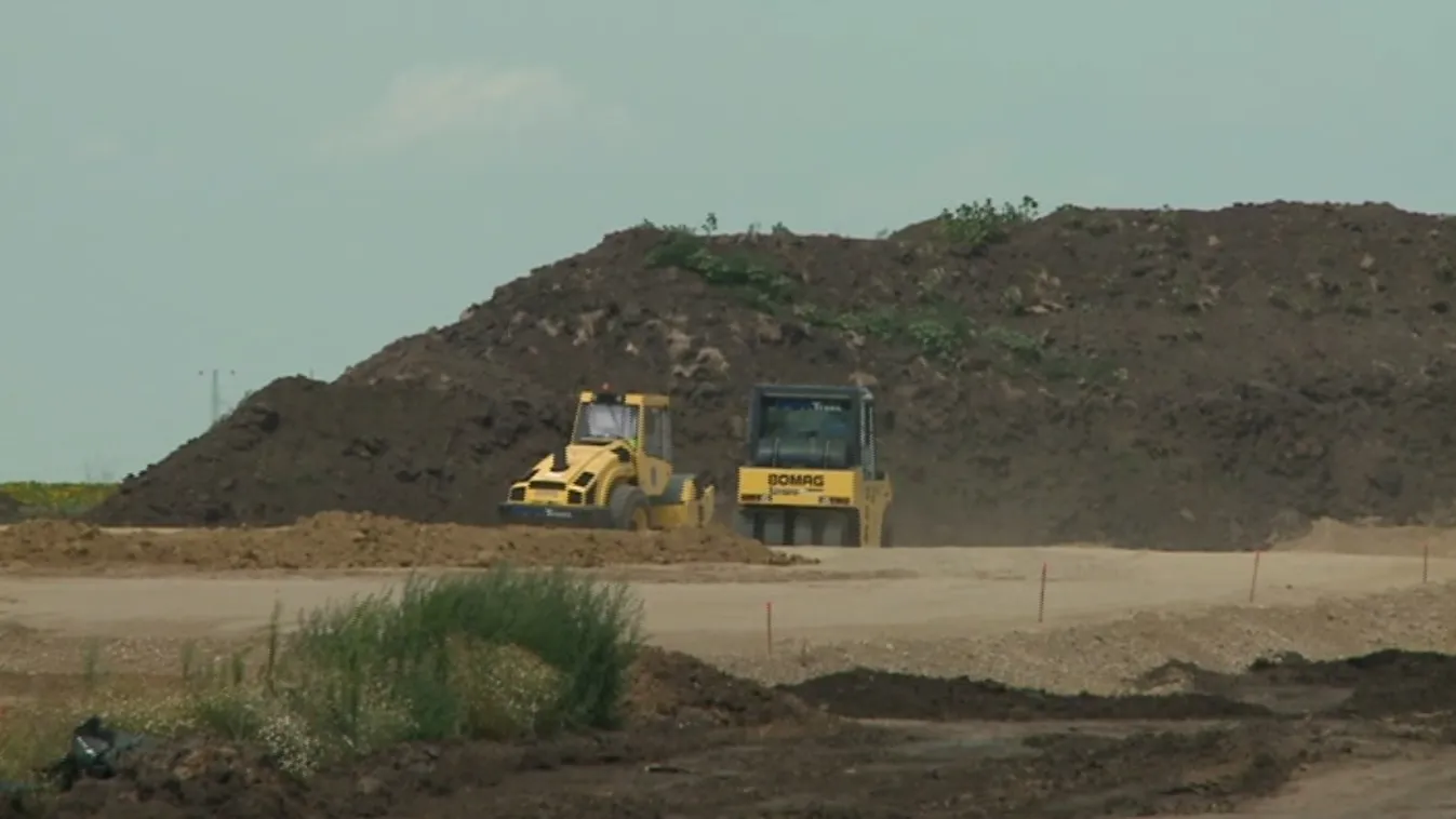 Felemás érzelmekkel viseltetnek az M4-es iránt