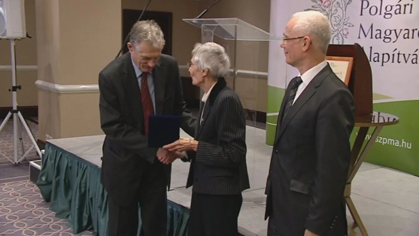 Irodalomtörténészt díjaztak az idén